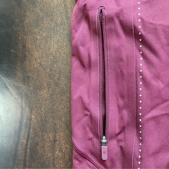 Lululemon Extra Mile Crop (Reflective 23") In Garnet/Maroon Size 8 - Picture 10 of 11